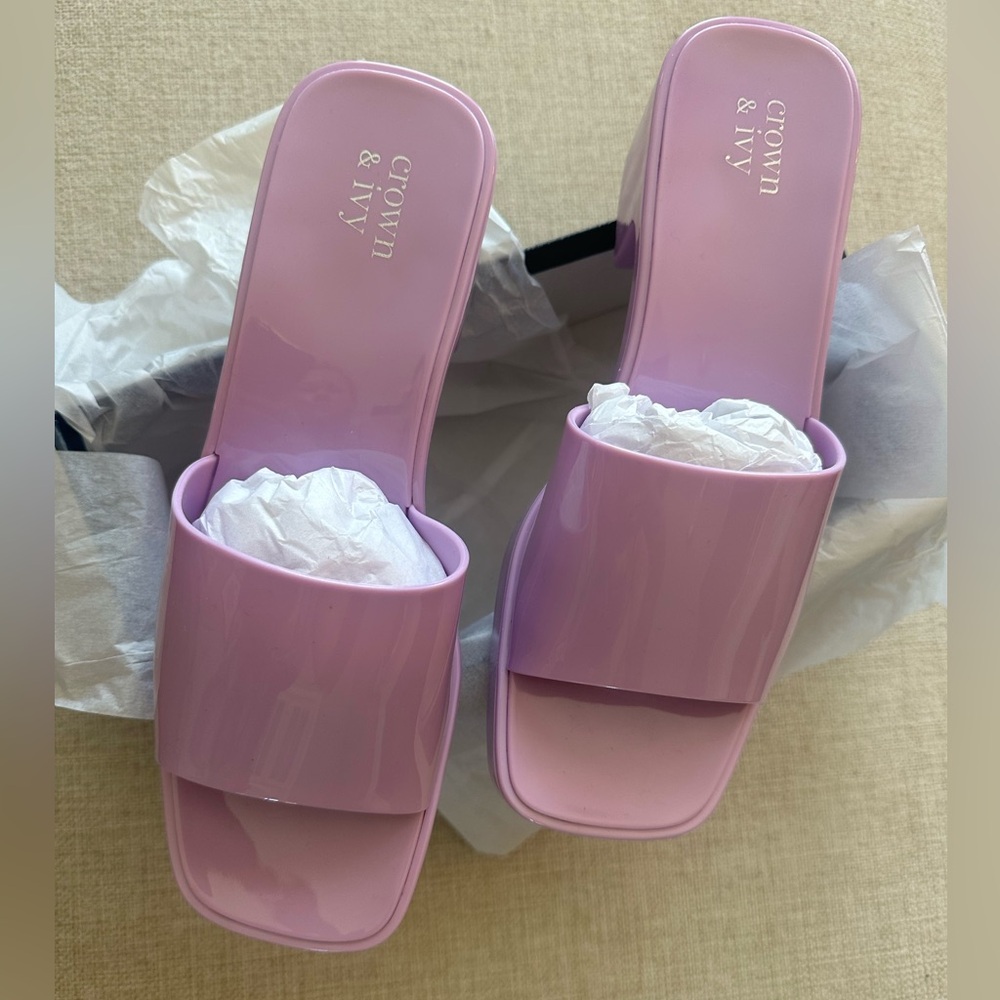 Crown & Ivy Lilac Slide Sandals - Picture 3 of 4